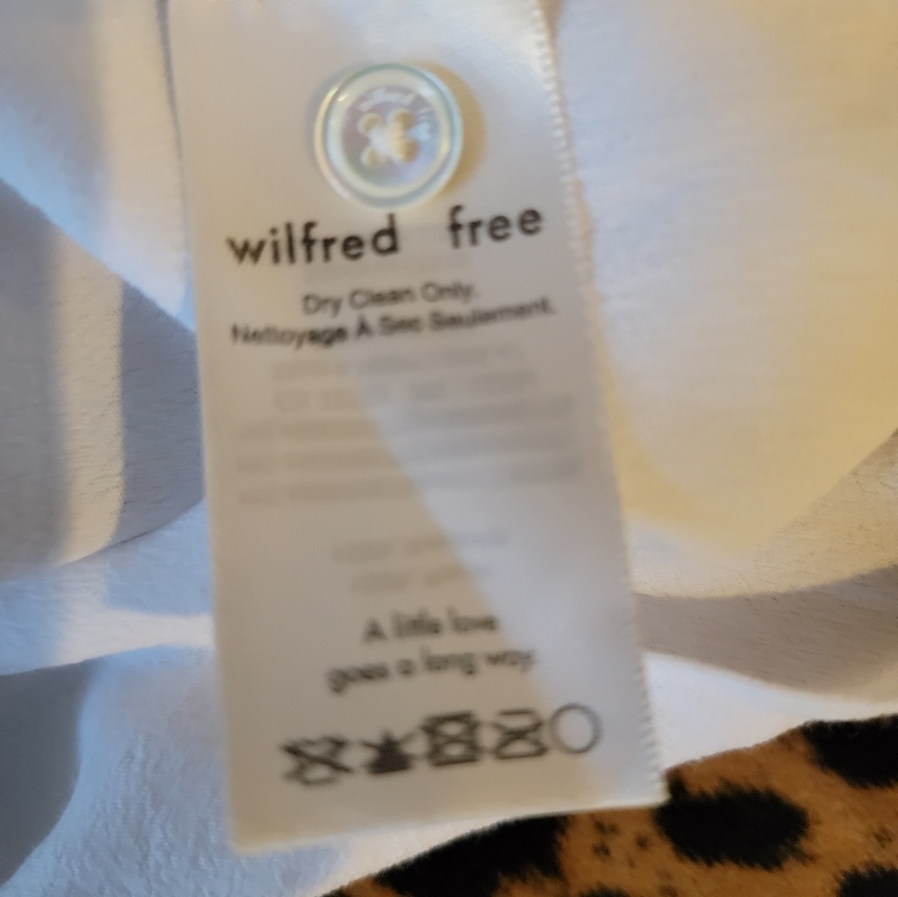 Aritzia Wilfred Free blouse - Picture 6 of 6